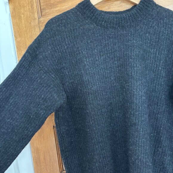 Everlane The Cocoon Crew in Alpaca in Black Heather - XS - Picture 2 of 5